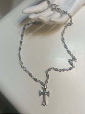Floral-Link Silver Cross Necklace